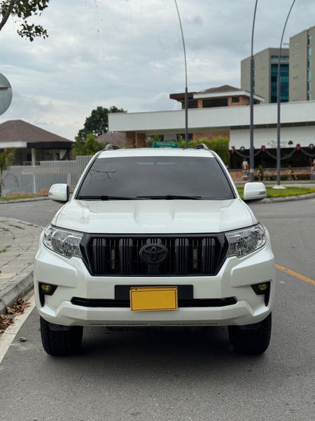 Toyota Prado txl 2022 4.0 gasolina 4x4 - imagen secundaria 2