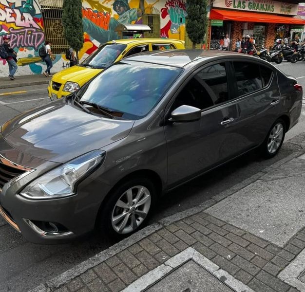 Nissan Versa 2016 - imagen secundaria 1