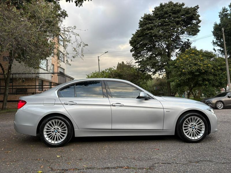BMW 320I Luxury 2017 - imagen secundaria 2