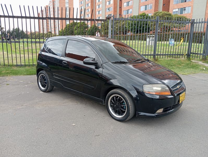 Chevrolet AVEO GTI TWINCAM 1600 - imagen secundaria 1
