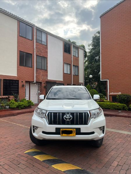 Toyata Prado txl 2024 blindada diesel - imagen secundaria 1