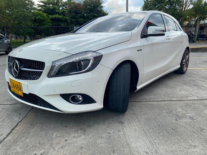 Mercedes-Benz A200 2015 - Paquete AMG - imagen 1