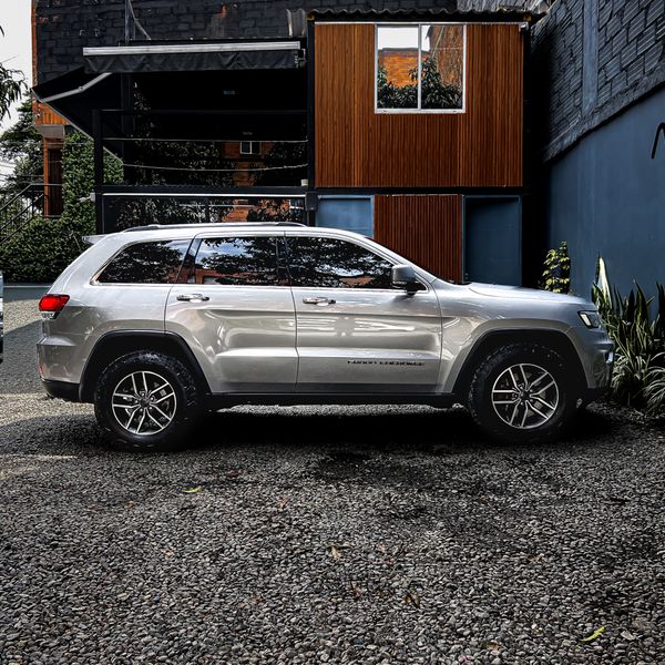 Jeep Grand Cherokee Limited 4x4 2021 - imagen secundaria 1