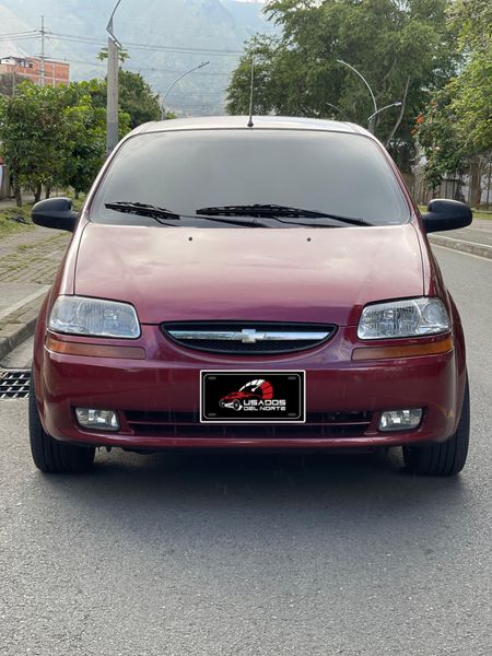 Chevrolet Aveo Family 2010 - imagen secundaria 1