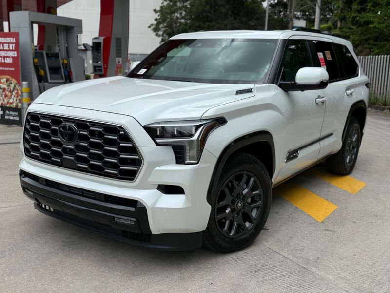 Toyota Sequoia Platinum 2026 Híbrida