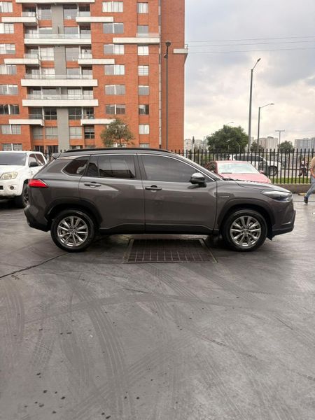 TOYOTA COROLLA CROSS XE-I HYBRID - imagen secundaria 2