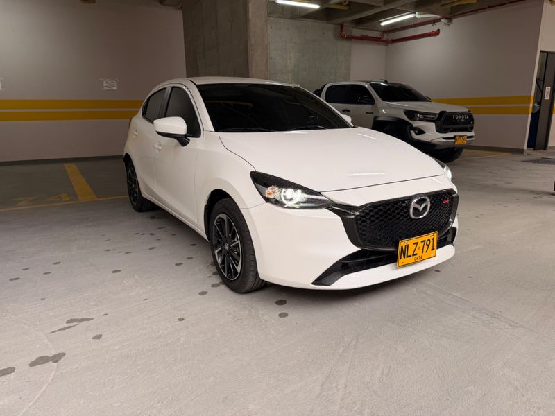 Mazda 2 Grand Touring LX hatchback 2024 - imagen secundaria 2