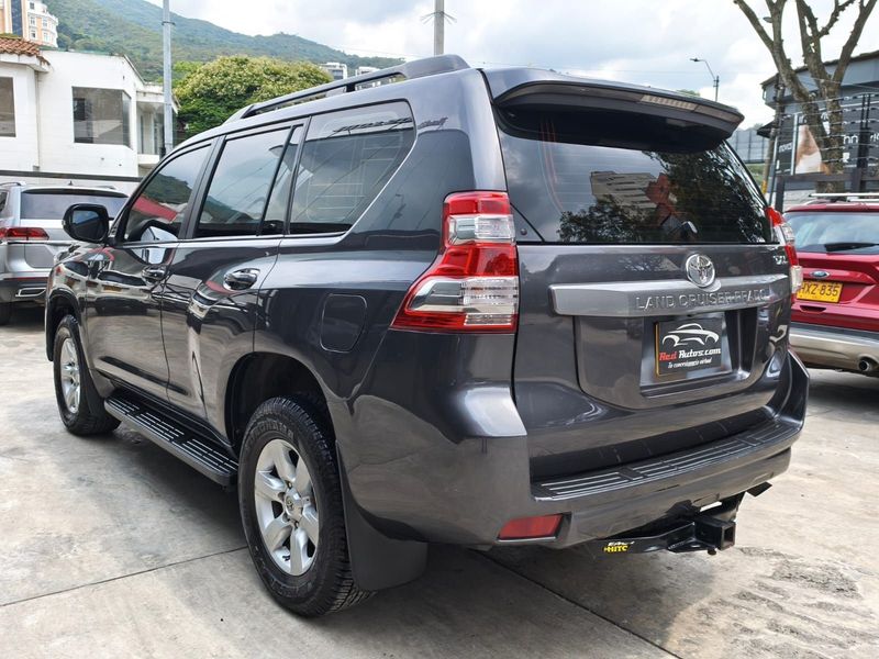 TOYOTA PRADO 2014 TXL 3.0 TURBO DIÉSEL 4X4 - imagen secundaria 2