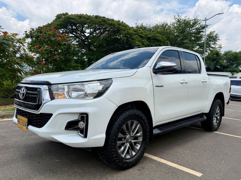 Toyota Hilux SRV 2.8 2019 diesel - imagen secundaria 1