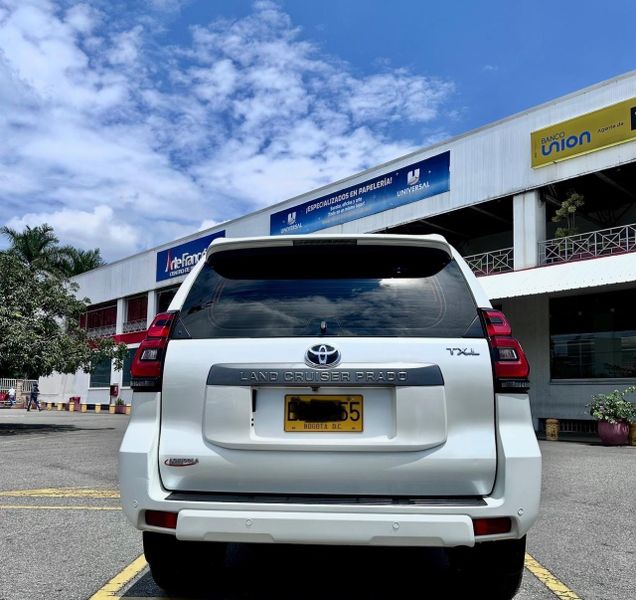 Toyota Prado TXL 2018 - imagen secundaria 1