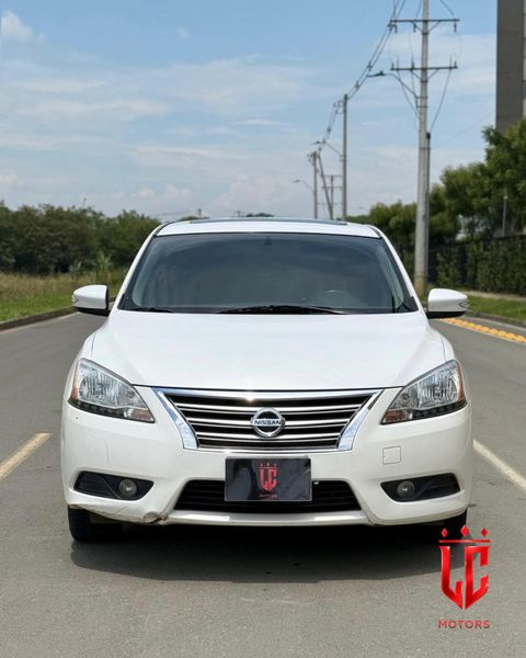 Nissan Sentra exclusive - imagen secundaria 1