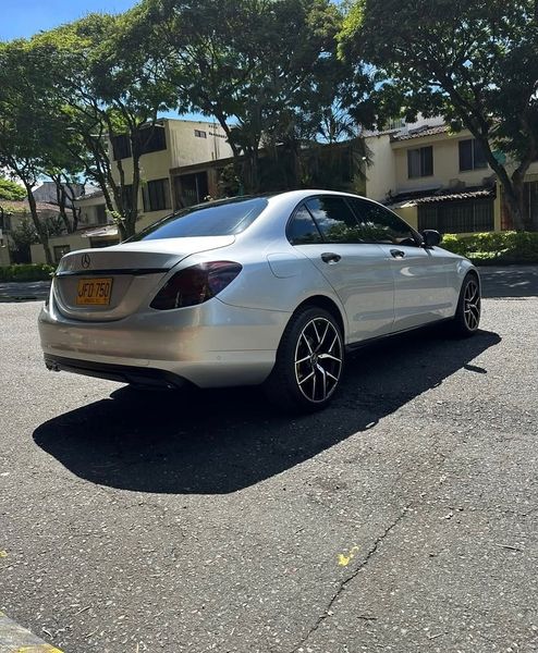 Mercedes Benz C180 2017 - imagen secundaria 2