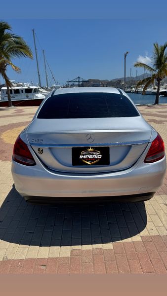 Mercedes Benz c180 - imagen secundaria 2