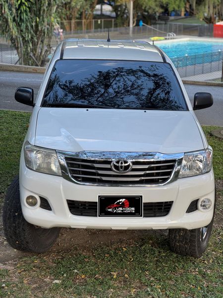 Toyota Hilux 2012 4x4 - imagen secundaria 1