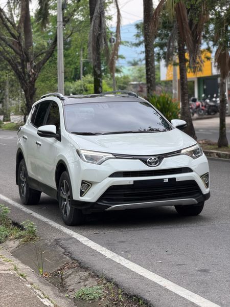 TOYOTA RAV4 street 2017 - imagen secundaria 1