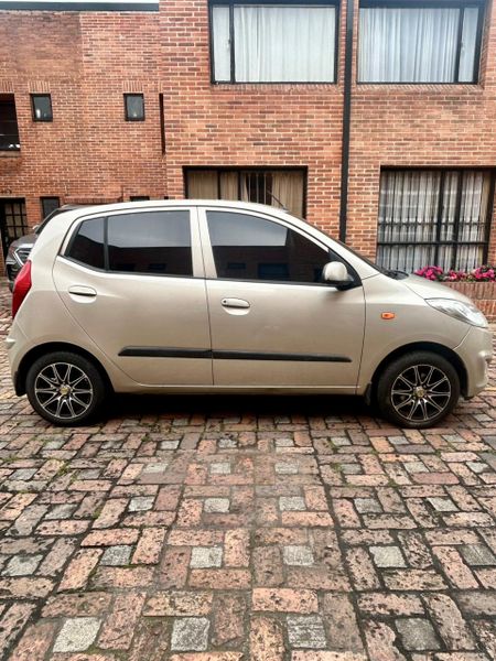 HYUNDAI i10 1.1cc AT MOD 2014     APLICA FINANCIACION - imagen secundaria 1