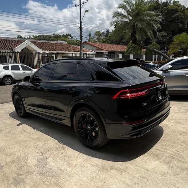Audi Q8 - 2022 - Blindado - imagen secundaria 2