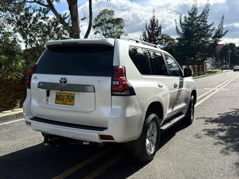 Toyota Prado TXL 2024 - imagen secundaria 2