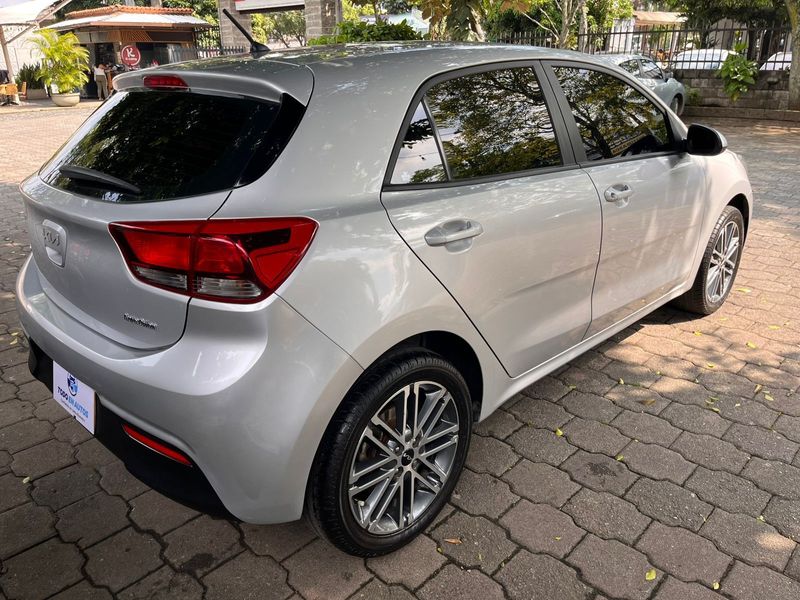 Kia Río Vibrant HB - imagen secundaria 2