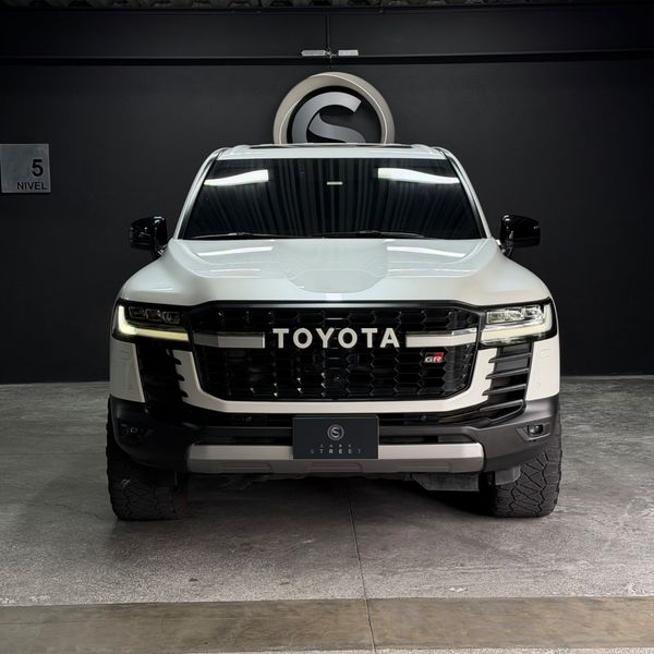 Toyota LC300 Land Cruiser 300 GR 2024 Diesel Blindaje 2 Plus - imagen secundaria 1