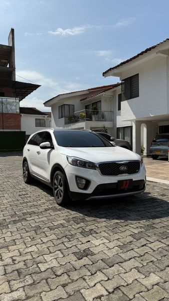 Kia Sorento Trust 2016 - imagen secundaria 1