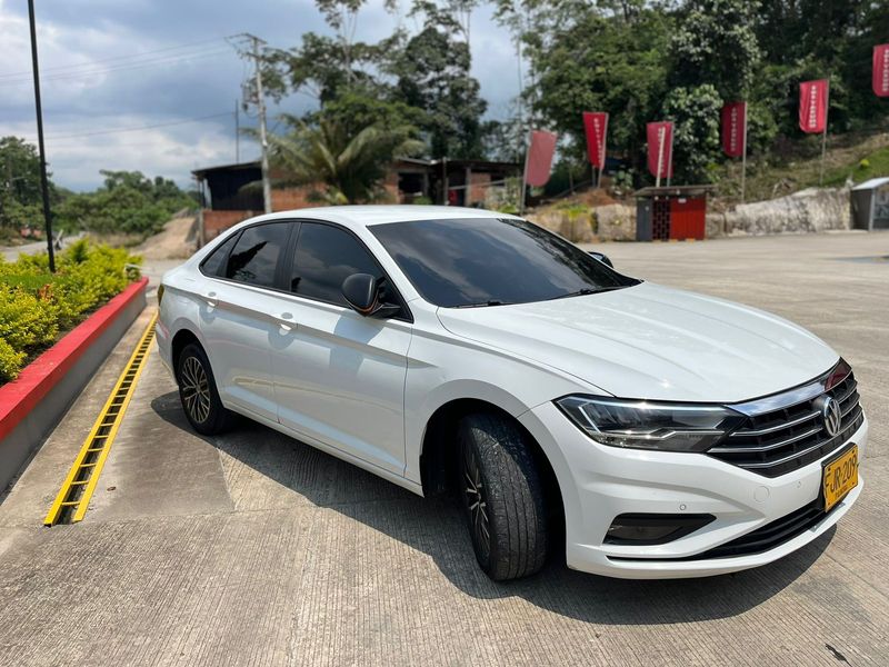Volkswagen Jetta 1.4 TSI Comfortline - imagen secundaria 2