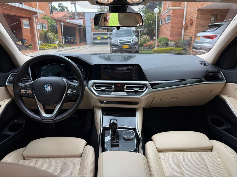 BMW 330E 2022 Hibry 2.0T - imagen secundaria 1