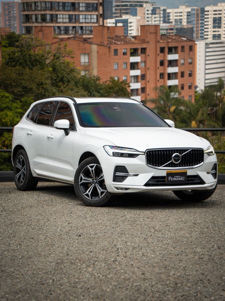 Volvo Xc60 Híbrido 2022 - imagen secundaria 2