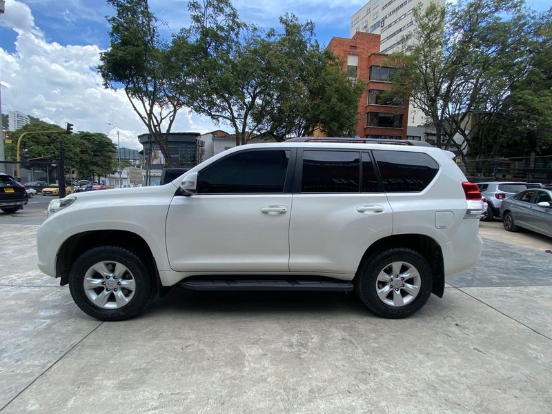 TOYOTA PRADO TXL DIESEL 4X4 2012 - imagen secundaria 1