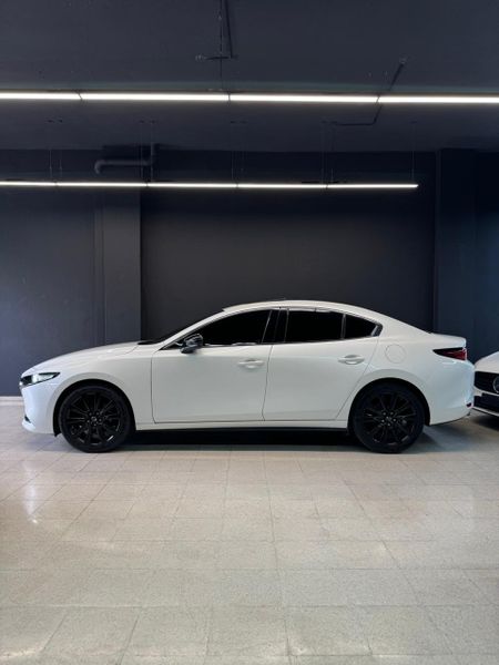 Mazda 3 Grand Touring AT Carbon LX - imagen secundaria 2