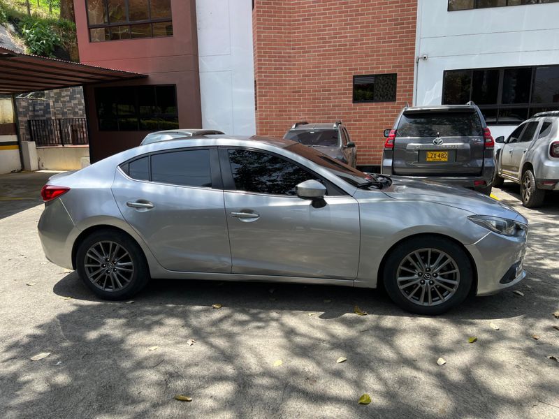 Mazda 3 Touring - imagen secundaria 1