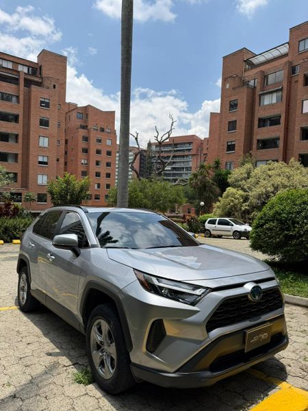 TOYOTA RAV4 XLE 2.5L HYBRID - imagen secundaria 1