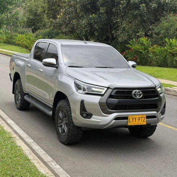 Toyota Hilux 2023 - imagen secundaria 2