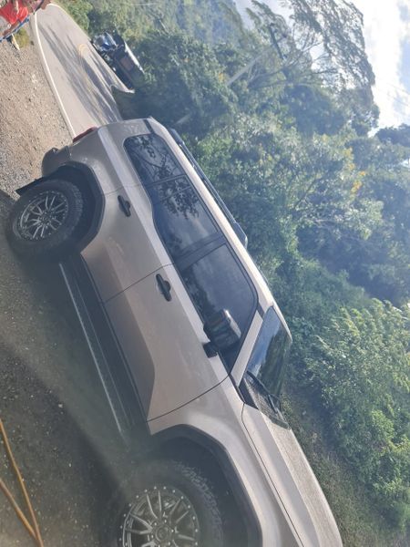 Toyota prado WX 2025 - imagen secundaria 1