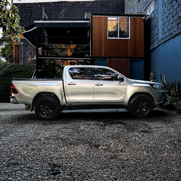 Toyota Hilux 2.8 4x4 2017 - imagen secundaria 1