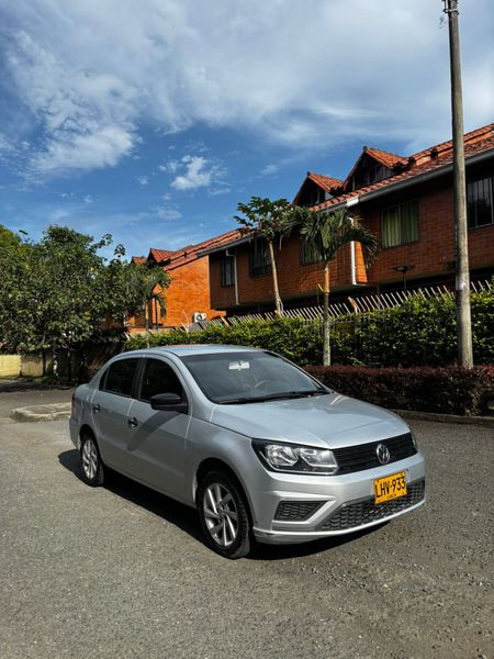 VOLKSWAGEN Voyage Confortline Automático 1.6 - imagen secundaria 1