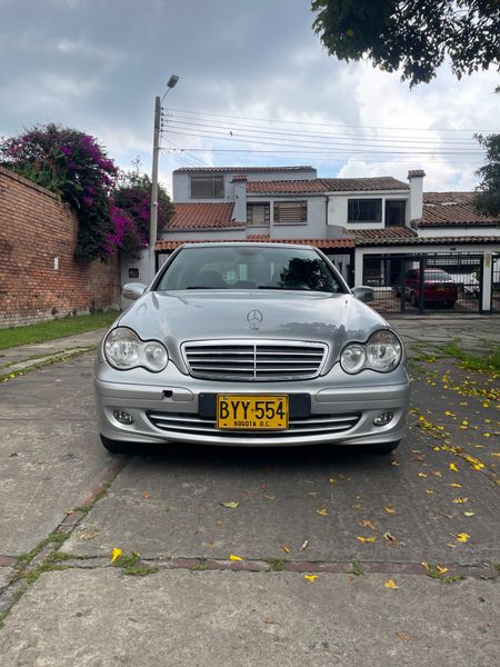 Mercedes C180 Kompressor 2007 - imagen secundaria 1