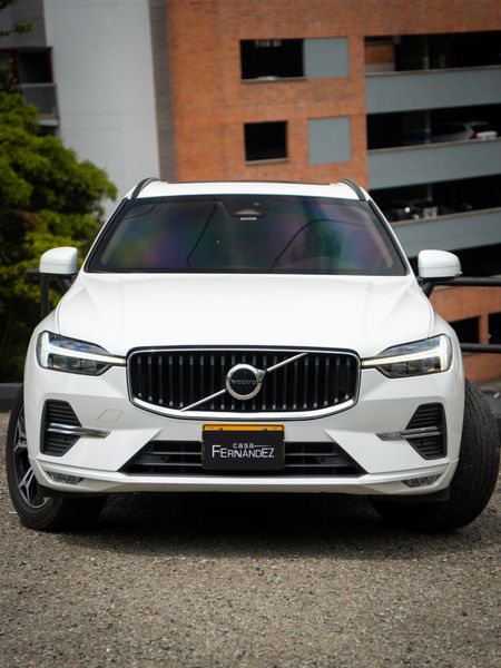 Volvo Xc60 Híbrido 2022 - imagen secundaria 1