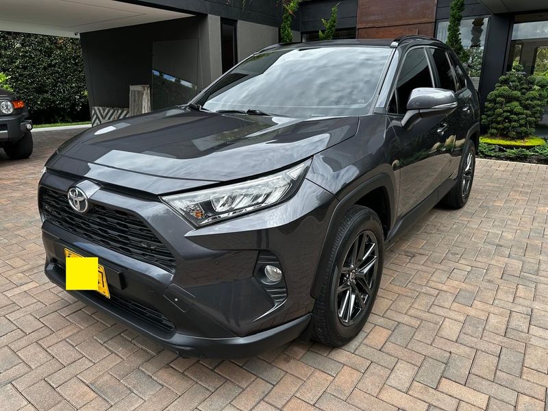 Toyota RAV4 XLE 42 CVT 2020 - imagen secundaria 1
