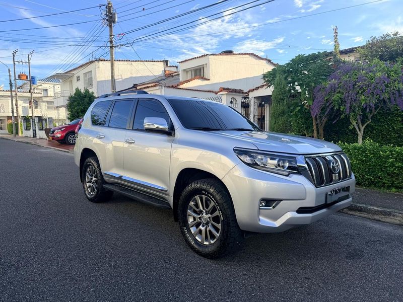 Toyota Prado TXL 2022 - imagen secundaria 1