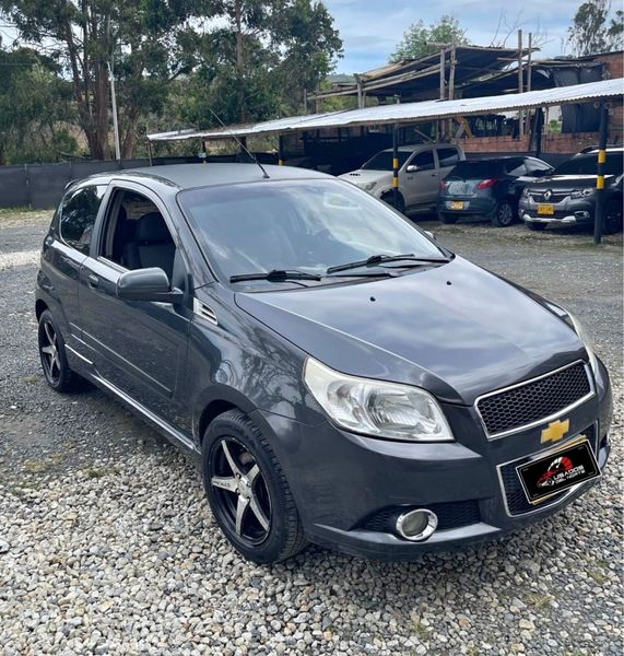 Chevrolet Aveo Emotion - imagen secundaria 2