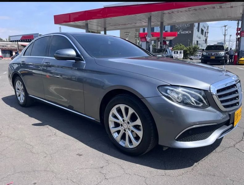 Mercedes Benz Clase E E200 AT 2.0 - imagen secundaria 1