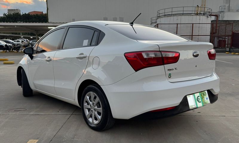 KIA RIO R Modelo 2015 Mecanico - imagen secundaria 2