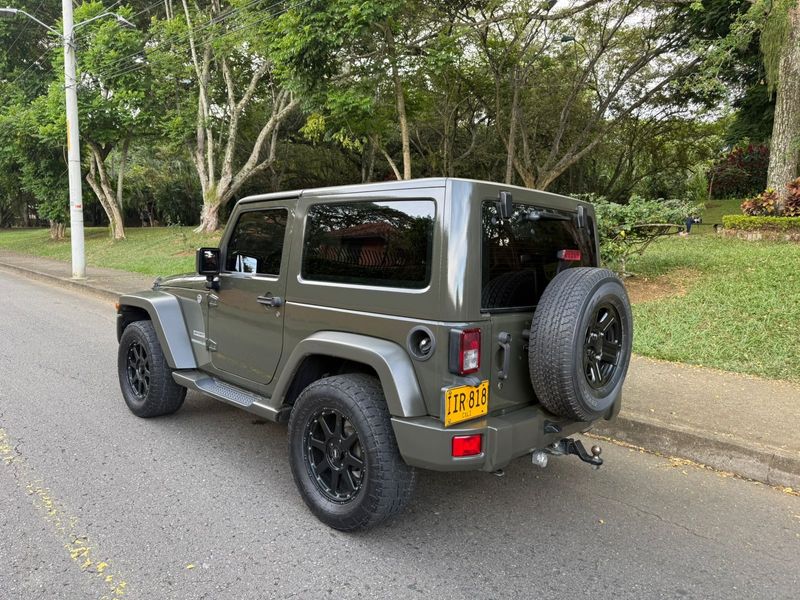 Jeep Wrangler Sport modelo 2015 - imagen secundaria 2