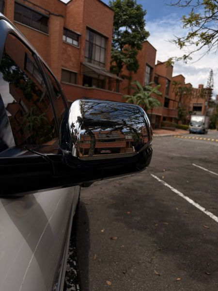 TOYOTA SEQUOIA - imagen secundaria 1