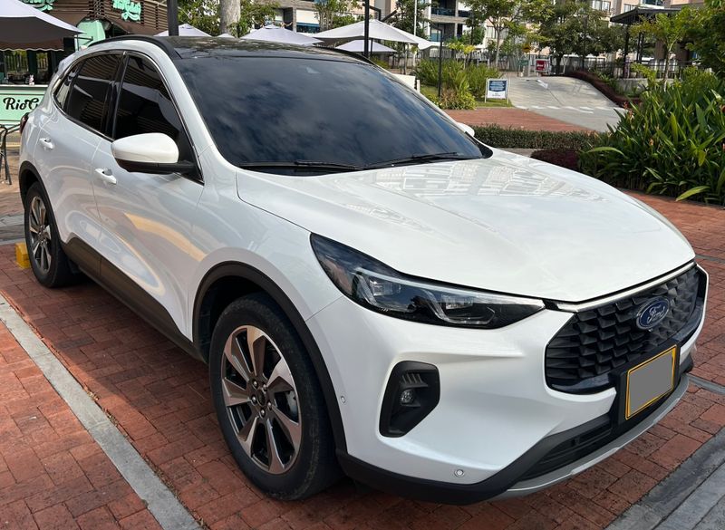 Ford Escape 2024 HÍBRIDA versión Platinum - imagen secundaria 2