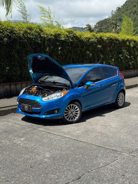 Ford fiesta Titanium 2015 AT - imagen secundaria 2