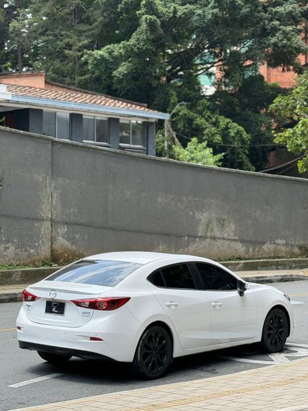 Mazda 3 Grand Touring 2.0cc - imagen secundaria 2