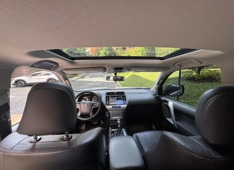 Toyota Prado TXL 2024 - imagen secundaria 1