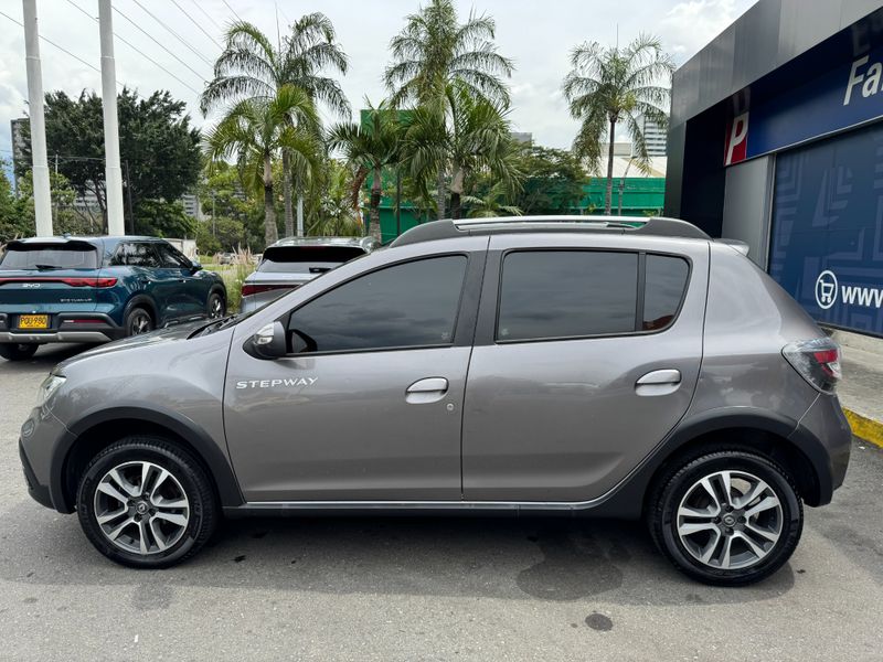 Renault Sandero Stepway Intens MT 2020 - imagen secundaria 2